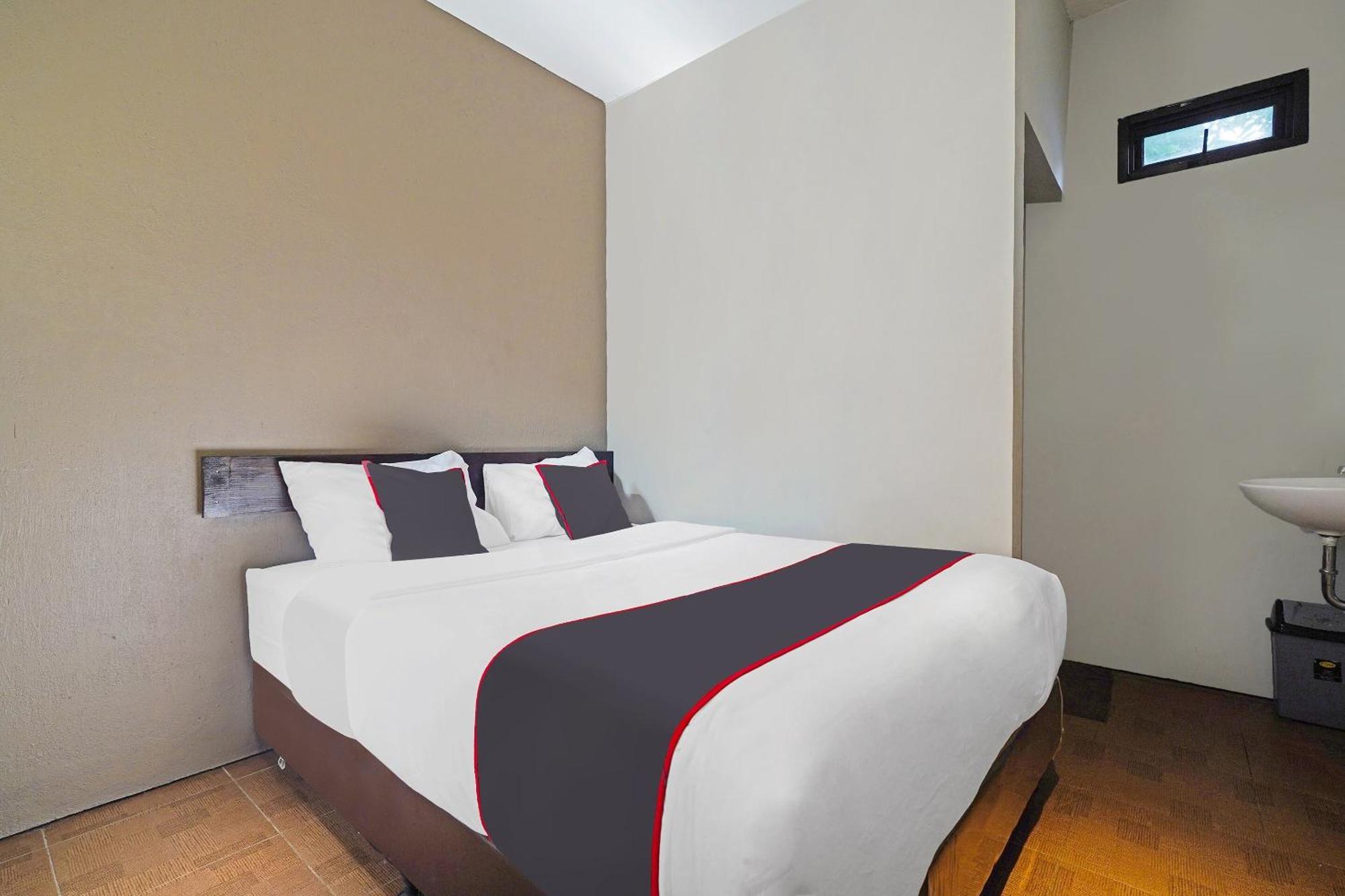 Capital O 1898 Louise Place Cianjur Exterior photo